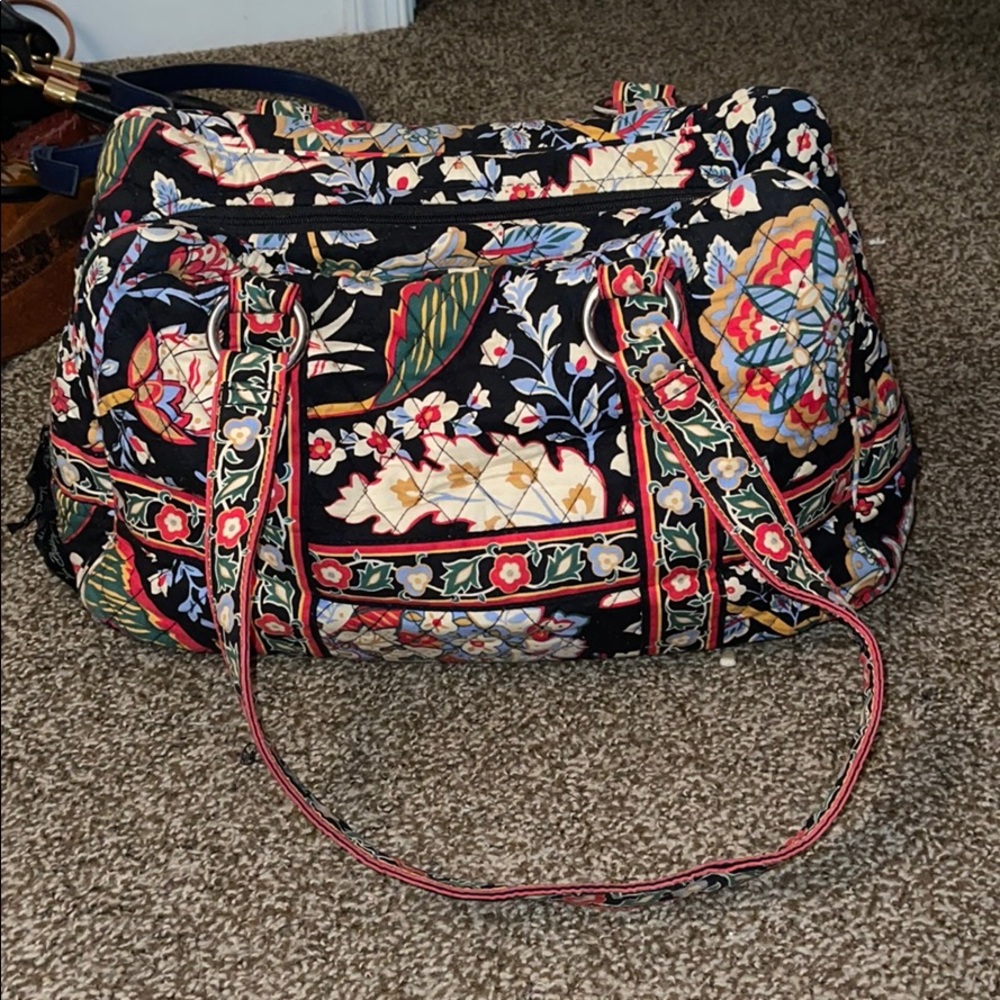 Vera Bradley zipper up purse